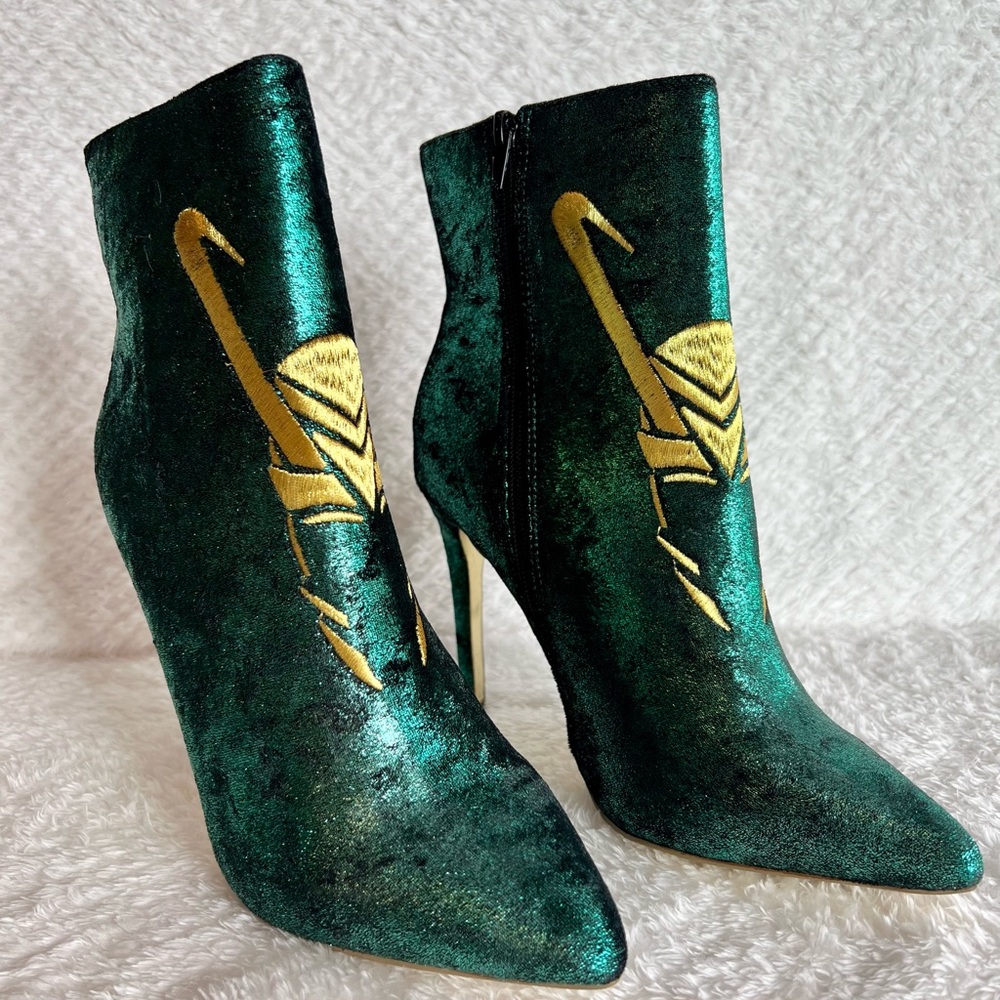 Marvel by Her Universe Green Velvet Loki Heeled Booties Size 9
